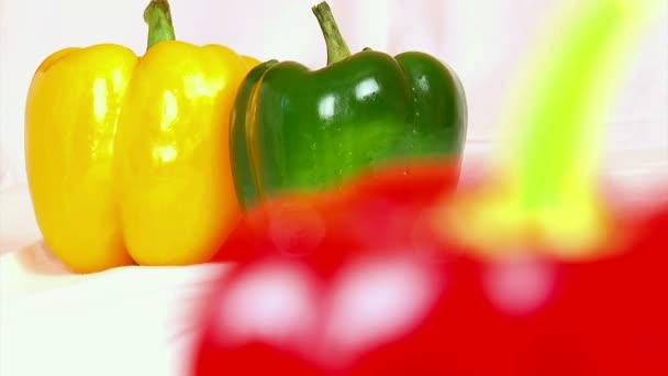 Légumes, poivrons de trois couleurs — Video