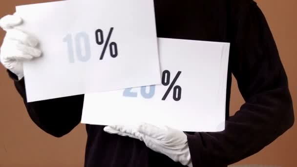 From 0 to 100 percent, man with papers — Stock Video