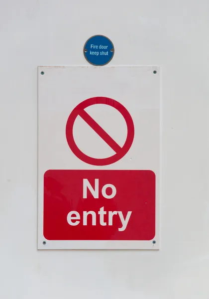 Sign for No entry fire door keep shut — Stock Photo, Image