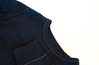 Mavi yuvarlak boyun kazak görüntüyü kapat