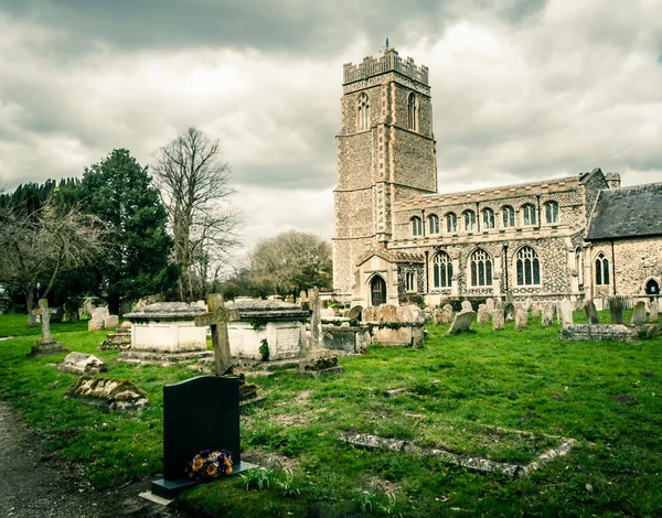 Biserica veche din Thurston, un mic sat din Suffolk — Fotografie, imagine de stoc