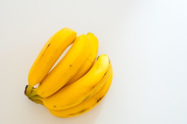 Beyaz arka planda taze muzlar