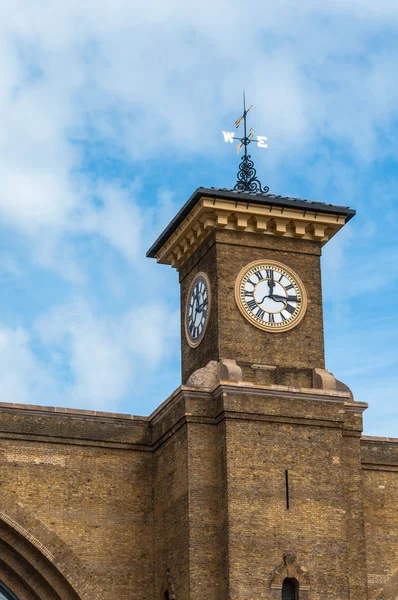 Londyn króla stacja krzyż zegar, Anglia, Wielka Brytania — Zdjęcie stockowe
