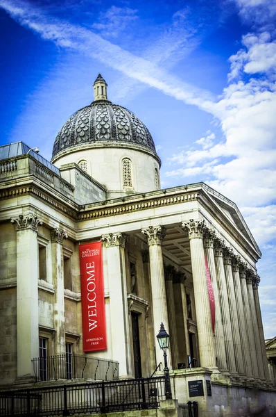 Национальная галерея искусств, Трафальгарская площадь, Лондон — стоковое фото