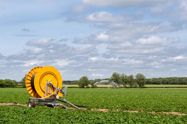 Sistema de irrigação, Suffolk, Inglaterra, Reino Unido — Fotografia de Stock