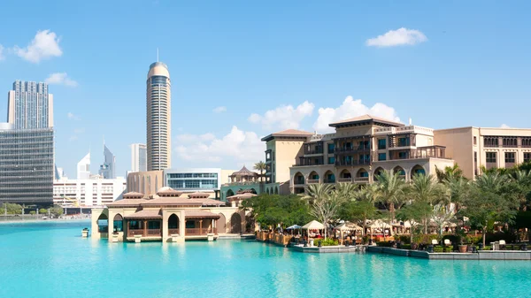 Dubai, uae, Blick auf Dubais Innenstadt und tanzenden Brunnen — Stockfoto