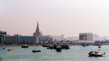 spiral Camii (fanar) plaja görünümü
