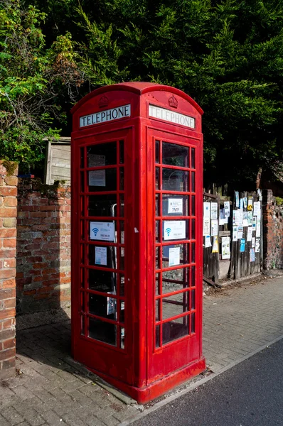 İngiliz vintage bt telefon kulübesi — Stok fotoğraf