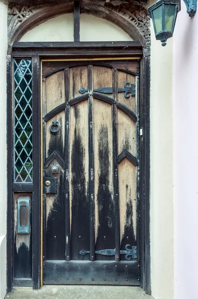 Ancienne porte d'entrée en chêne détails — Photo