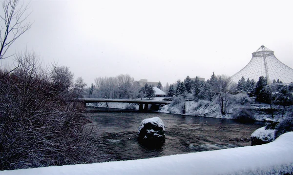 Rivière Spokane et pavillon en hiver Images De Stock Libres De Droits