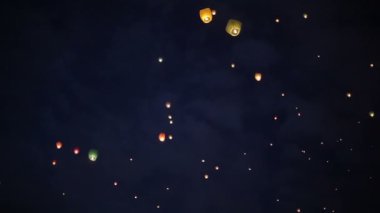 Çin uçan fenerler