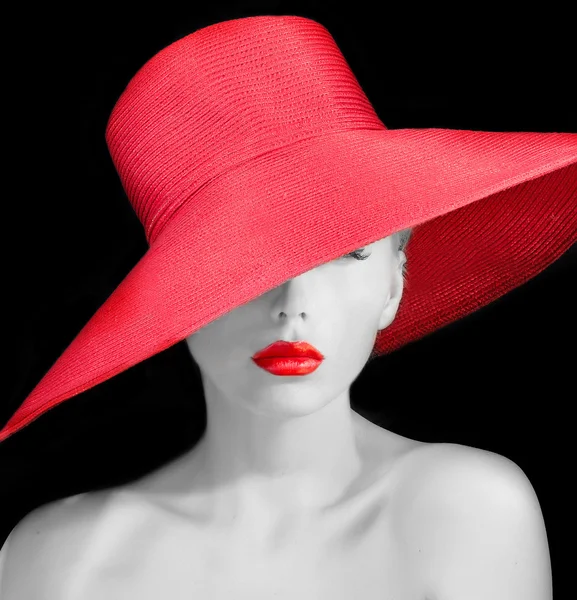 Sinnliche junge Dame mit rotem Hut — Stockfoto