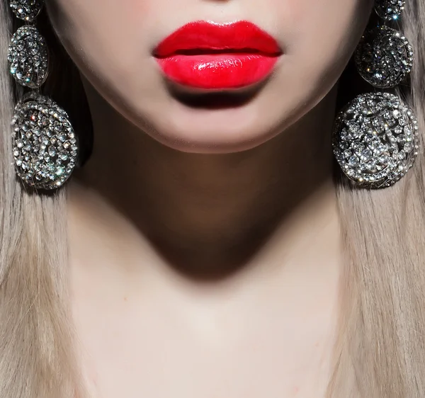 Parte de la cara con labios rojos — Foto de Stock