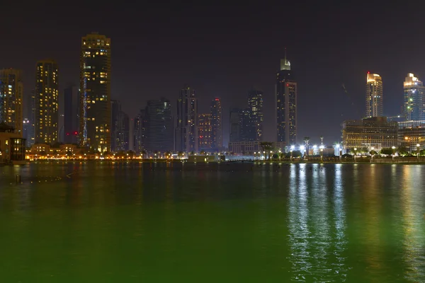 Dubai cidade à noite — Fotografia de Stock