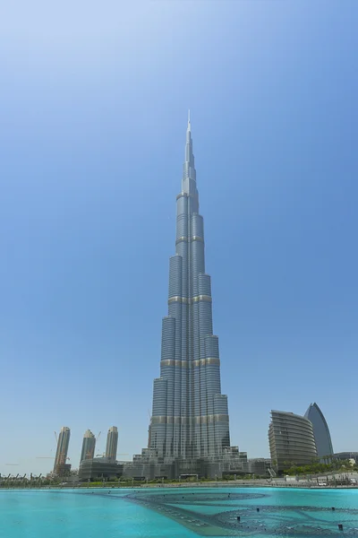 DUBAI, Emirados Árabes Unidos - ABRIL 19: Burj Khalifa, a torre mais alta do mundo, Downtown Burj Dubai 19 de abril de 2011 em Dubai, Emirados Árabes Unidos . — Fotografia de Stock