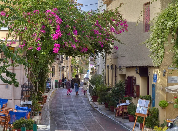 Casas tradicionales en Plaka, Atenas Fotos de stock libres de derechos