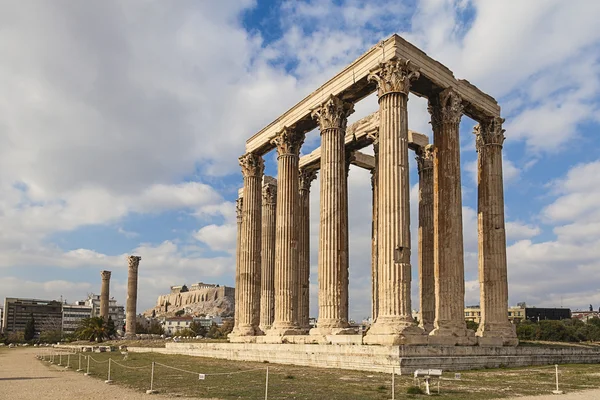 Antika tempel av olympiska zeus, Aten, Grekland — Stockfoto