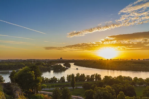 Belgrad, Sırbistan, pan oramic görünümünde günbatımı