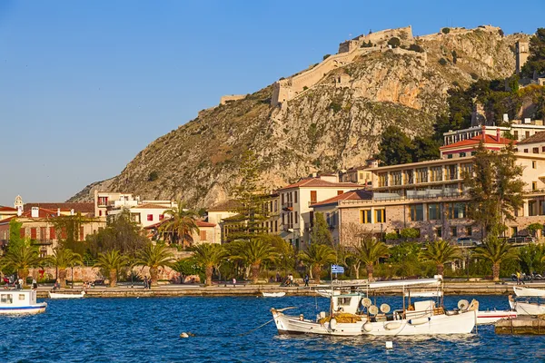 Nafplio, egy tengeri kikötő város a peloponnészoszi Görögországban — Stock Fotó