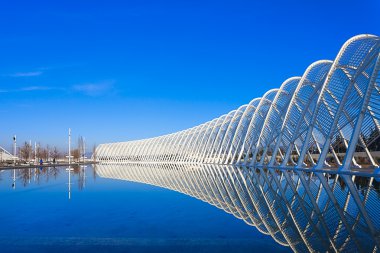 Atina, Yunanistan - mar 10: 10 Mart 2012 Atina, Yunanistan'ın ünlü İspanyol mimarisi santiago calatrava tarafından tasarlanmış Olimpiyat velodrome Atina Olimpiyat spor kompleksi,