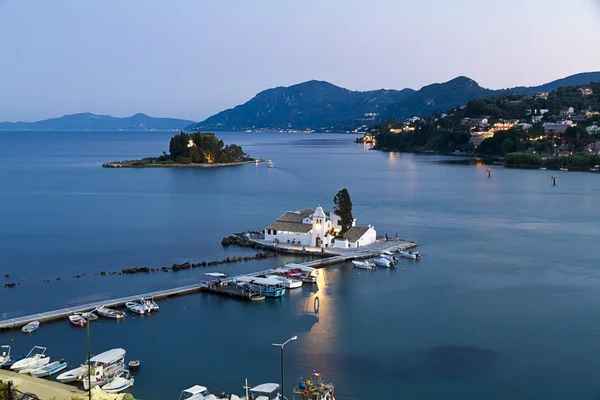 vlacherna Manastırı ve pontikonisi Adası'nda günbatımı, corfu, Yunanistan