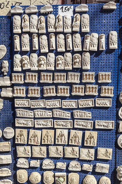 Grekiska souvenirer i plaka, Aten — Stockfoto