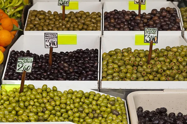 市场上的橄榄 — 图库照片