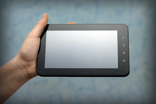 tablet pc, yakın çekim tutan kadın eli