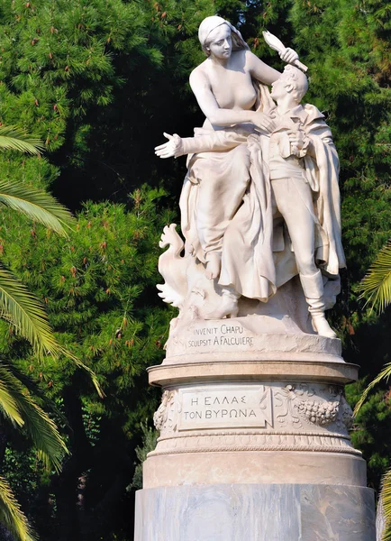 Статуя лорда Байрона в Афинах . — стоковое фото