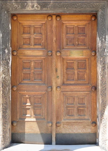 La puerta de la Iglesia de Panaghia Kapnikarea — Foto de Stock