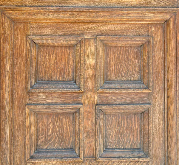 Uma velha porta de madeira — Fotografia de Stock