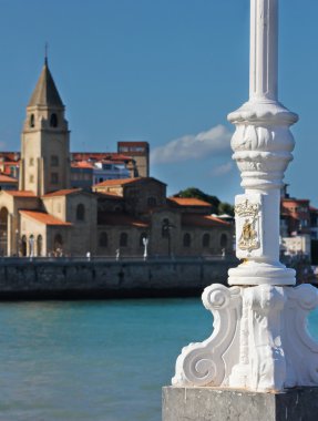 elektrik direği, deniz ve kilise