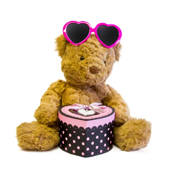 Teddybeer met liefde gift — Stockfoto