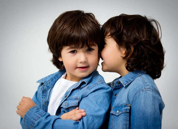 Garçon et fille portrait — Photo