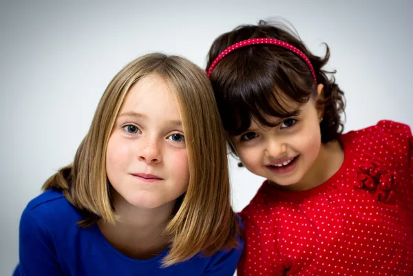 Zwei kleine Mädchen — Stockfoto