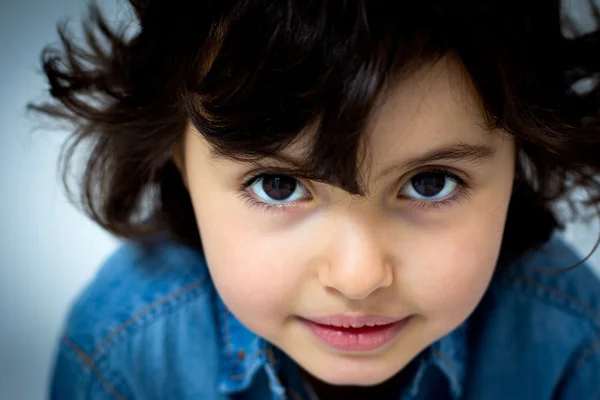 Weinig meisje portret — Stockfoto