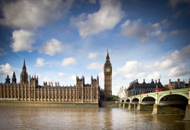 Big Ben ve Westminster Köprüsü