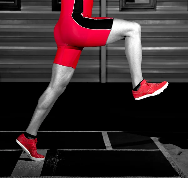 走り幅跳びの選手 — ストック写真