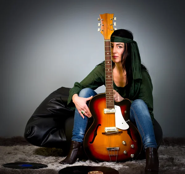 Guitar woman — Stock Photo, Image