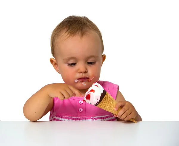 Bebé comiendo helado —  Fotos de Stock