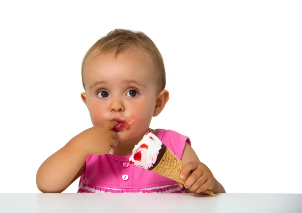 Baby isst Eis — Stockfoto