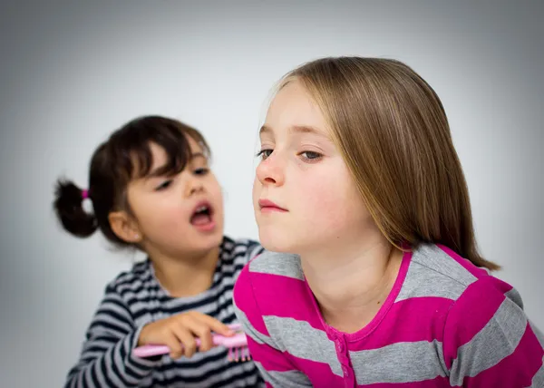 Två små flickor — Stockfoto
