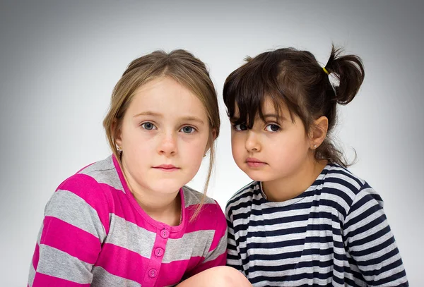 Twee kleine meisjes — Stockfoto