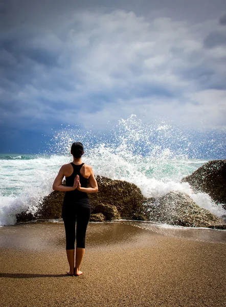 Yoga kvinna — Stockfoto