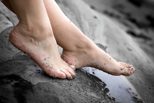 Pies de mujer — Foto de Stock