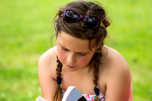 Retrato de menina — Fotografia de Stock