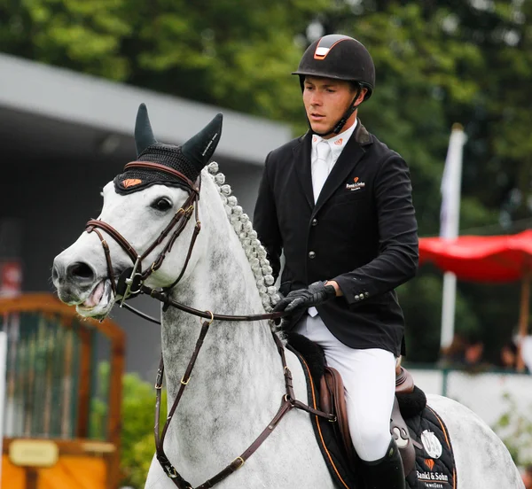 Horse jumping competition — Stock Photo, Image