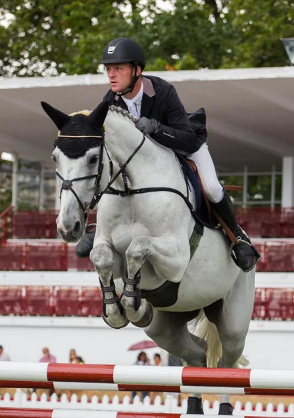 Horse jumping competition — Stock Photo, Image