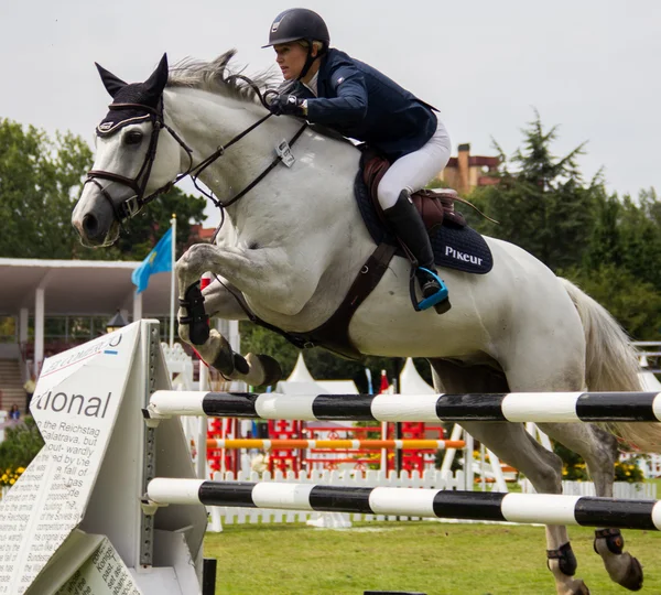 Competição de salto de cavalo — Fotografia de Stock