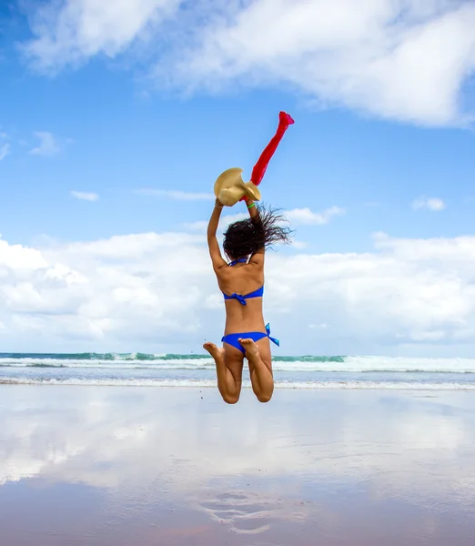 Mujer saltando —  Fotos de Stock